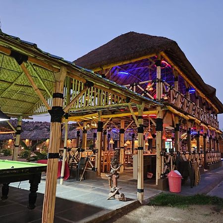 The King On The Rocks Resort Hampi Exterior photo
