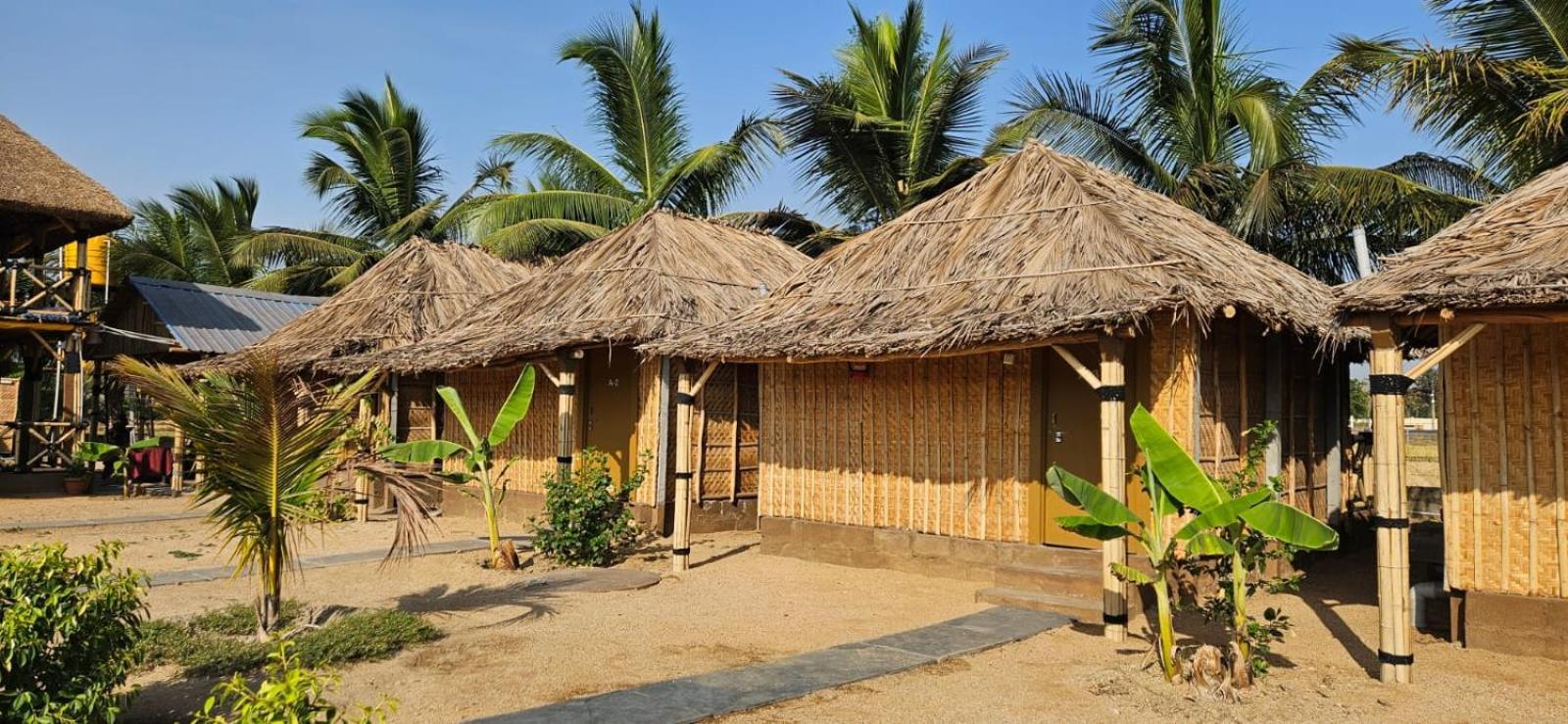 The King On The Rocks Resort Hampi Exterior photo