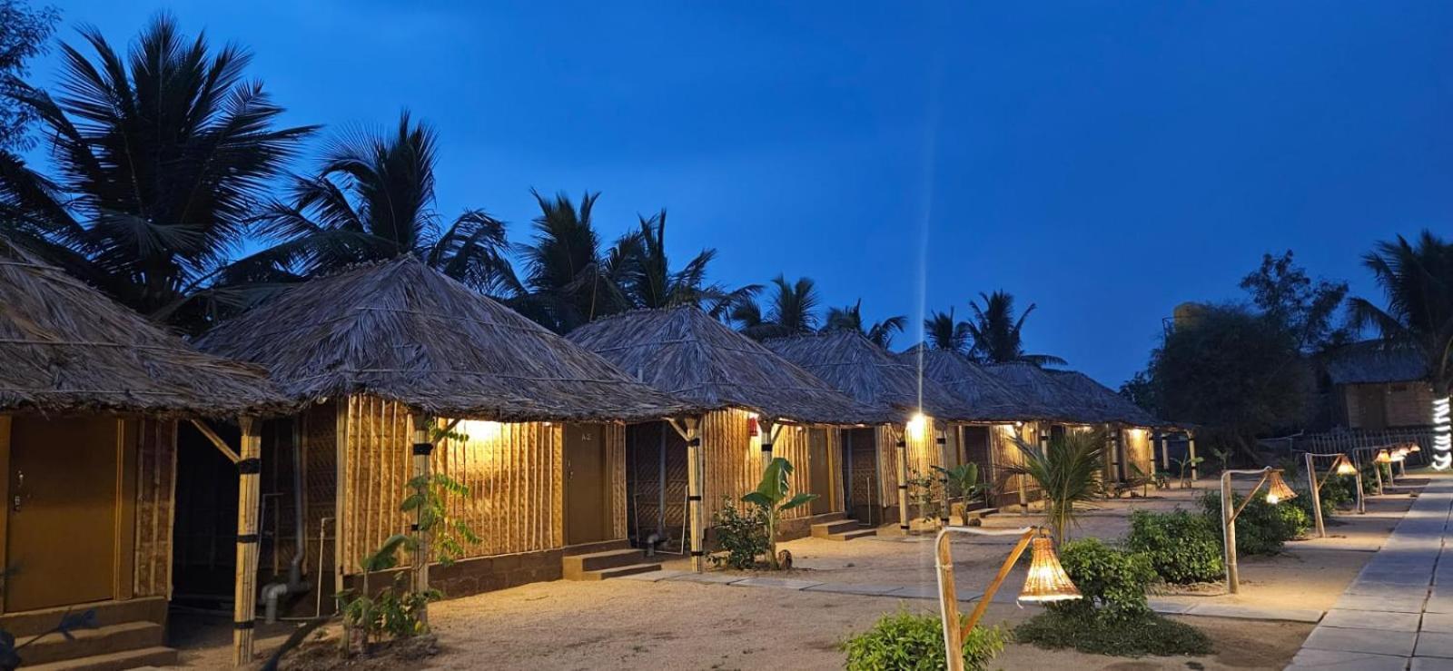 The King On The Rocks Resort Hampi Exterior photo